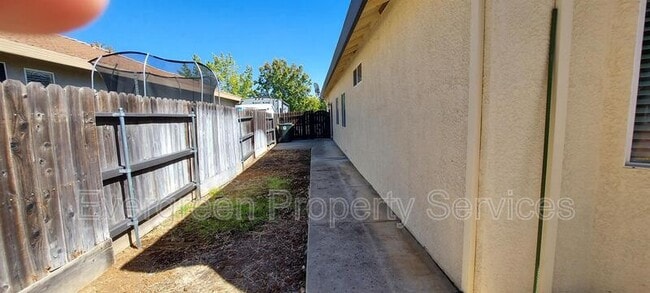 Building Photo - 3320 Verdeca Way