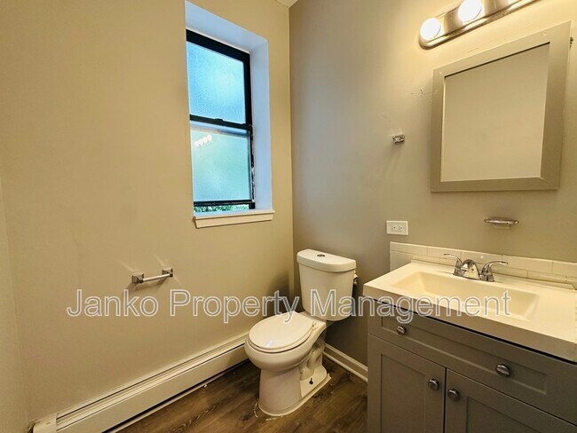 Building Photo - 62 N Parkside Ave