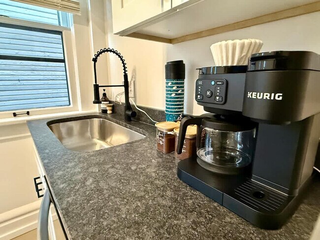 Building Photo - 309-311 West 4th Avenue-SI ID1265639P