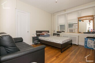 Building Photo - NO FEE!  Grad Friendly Apt w Ht/HW Inc!  Near Cleveland Circle T!