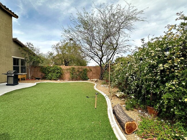 Building Photo - Stylish 3 Bedroom in Providence with Larger Yard on Corner Lot