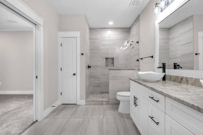 Building Photo - 2 2nd St