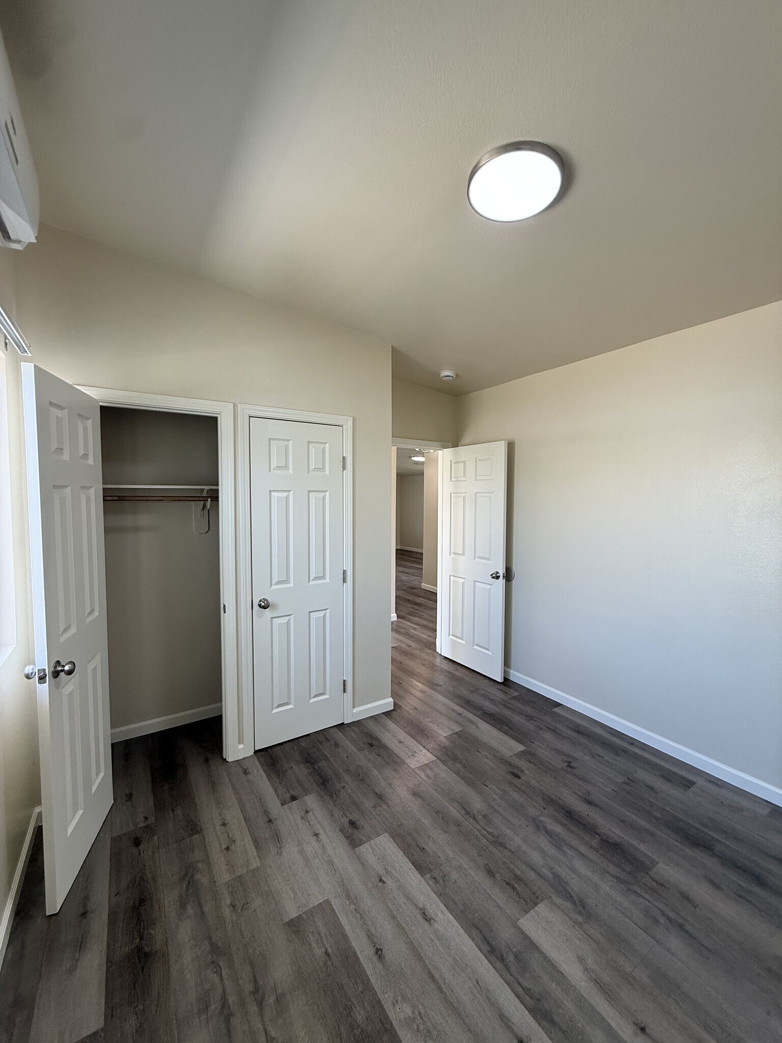 Building Photo - 948 N Van Ness Ave