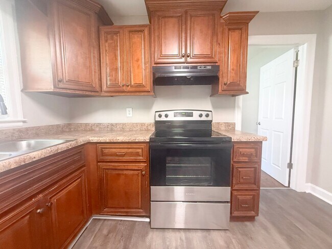 Building Photo - 4-Bedroom Home Walking Distance to Tennessee Tech