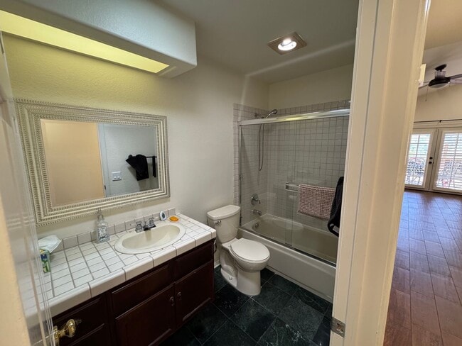 Building Photo - 2 Bedroom - 2 Bathroom single level