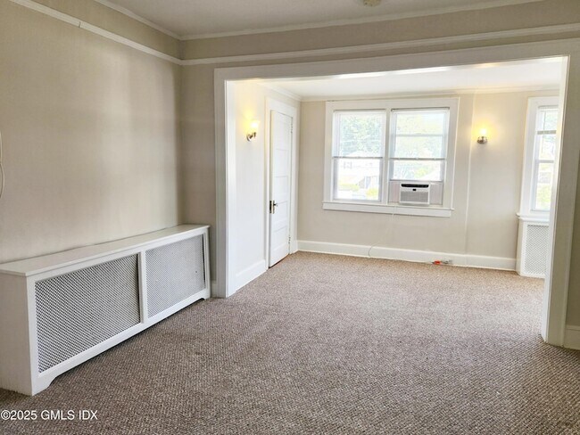 Building Photo - 15 Scofield St