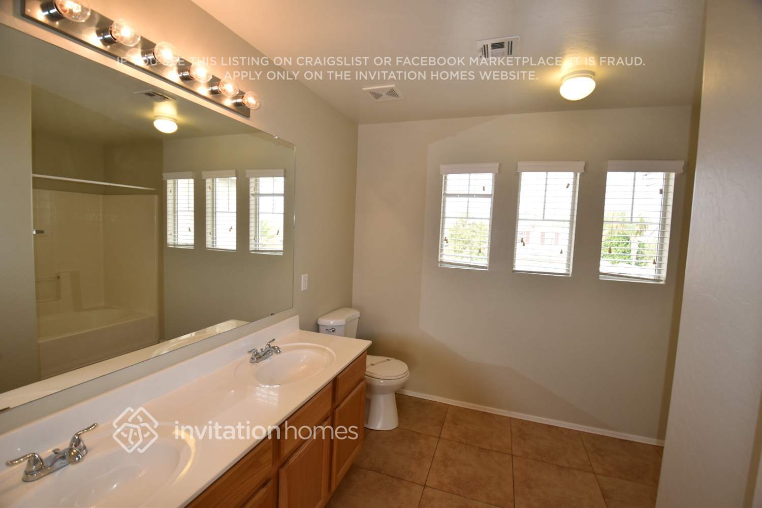 Building Photo - 2839 S Benton Cir