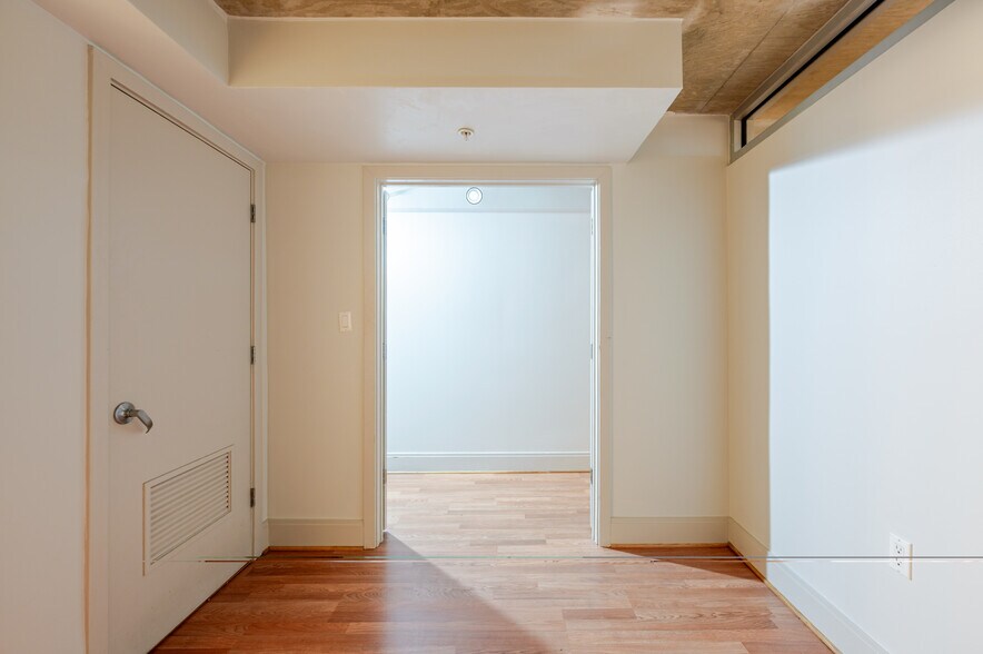Building Photo - 929 Florida Ave NW