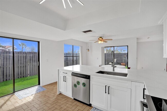 Building Photo - 15292 SW 46th Ln