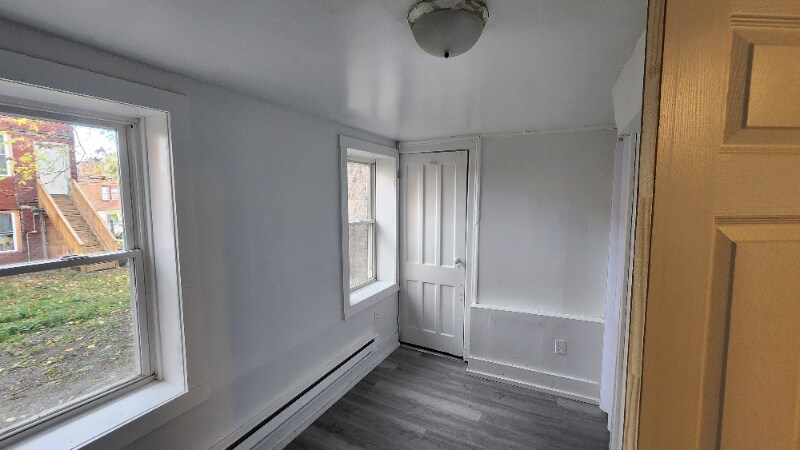 Building Photo - 52 Clinton St