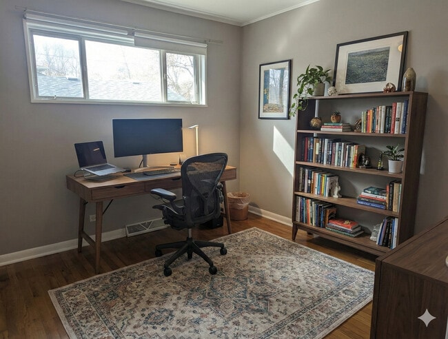 Building Photo - 413 W Palatine Rd