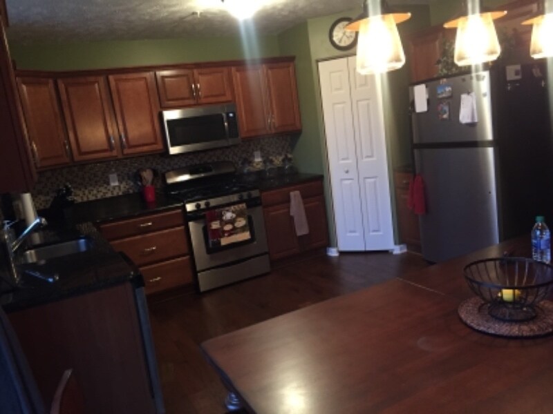 Building Photo - 255 Grace Manor Dr