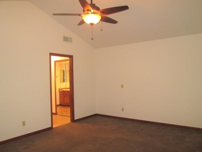 Building Photo - Unfurnished, 1-year long-term rental