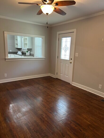 Building Photo - 661 Adluh St