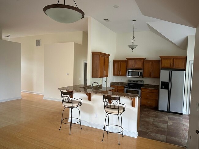 Building Photo - 106 Wisteria Ln