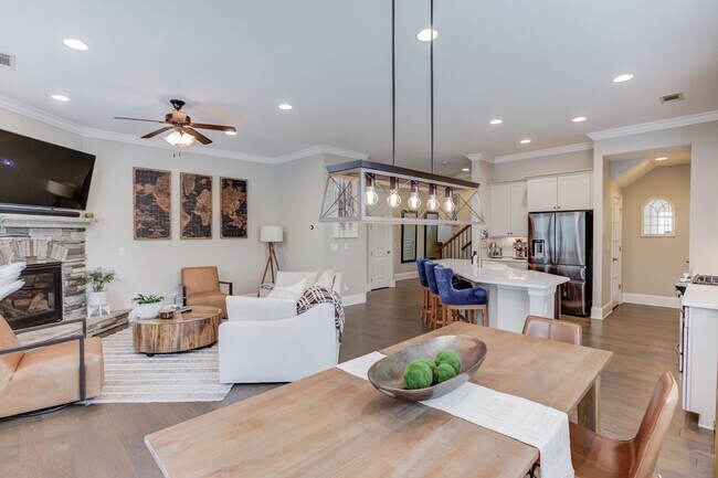 Building Photo - 1450 Edgebrook Ct NE