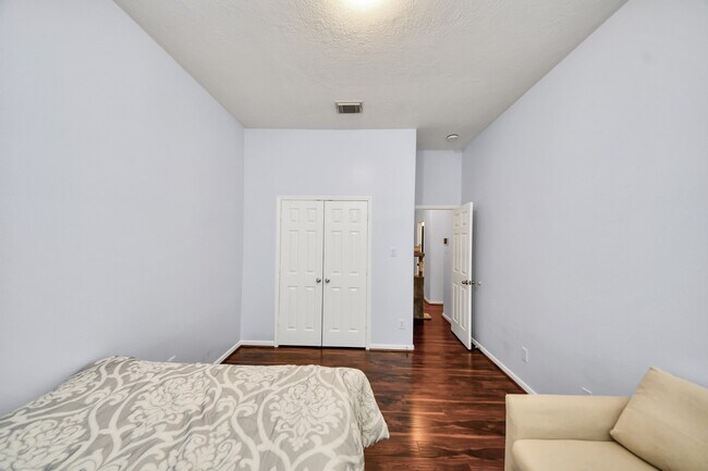 Building Photo - 4118 Ferro St