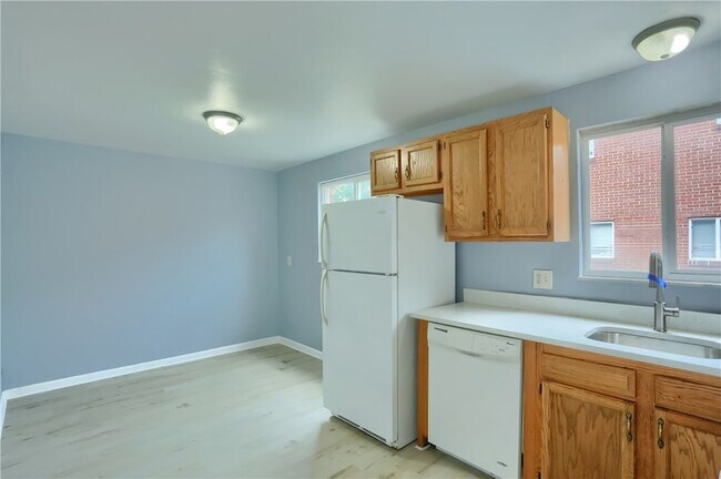 Building Photo - 436 Brierly Ln