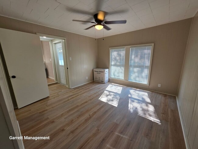 Building Photo - 3/2 Remodeled Home in Lampasas