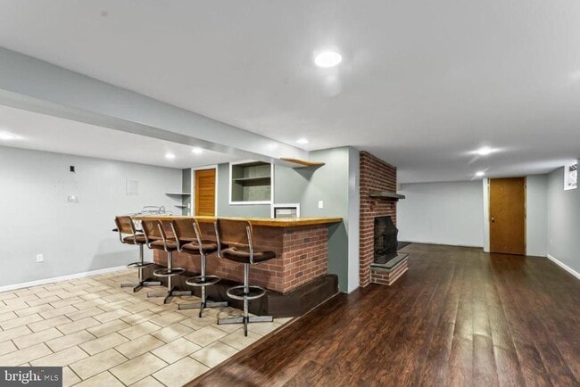 Building Photo - 128 Elkdale Rd