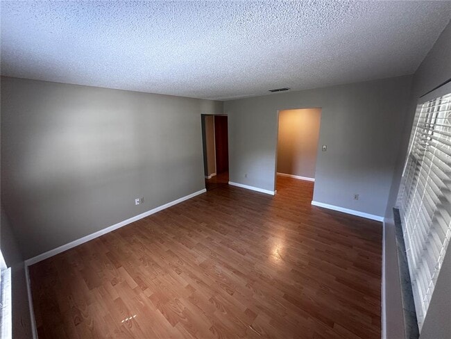 Building Photo - 438 Garfield Ave