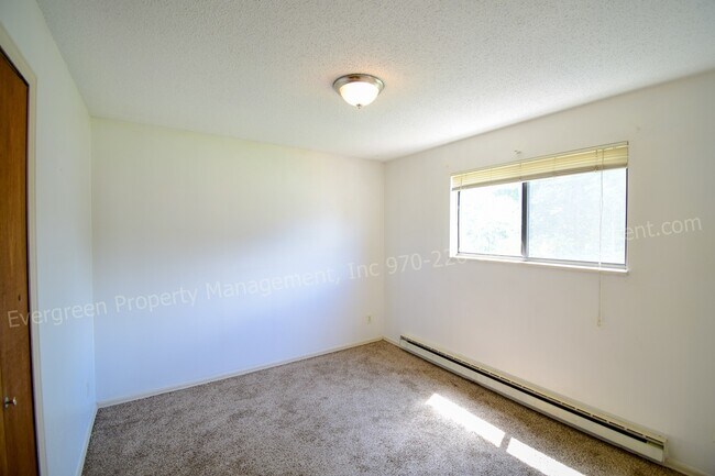 Building Photo - 1624 E Pitkin St