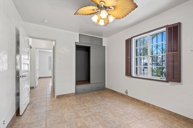 Building Photo - 2348 E Drachman St