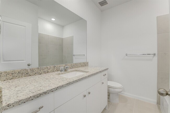 Building Photo - 11951 Pondwood Dr