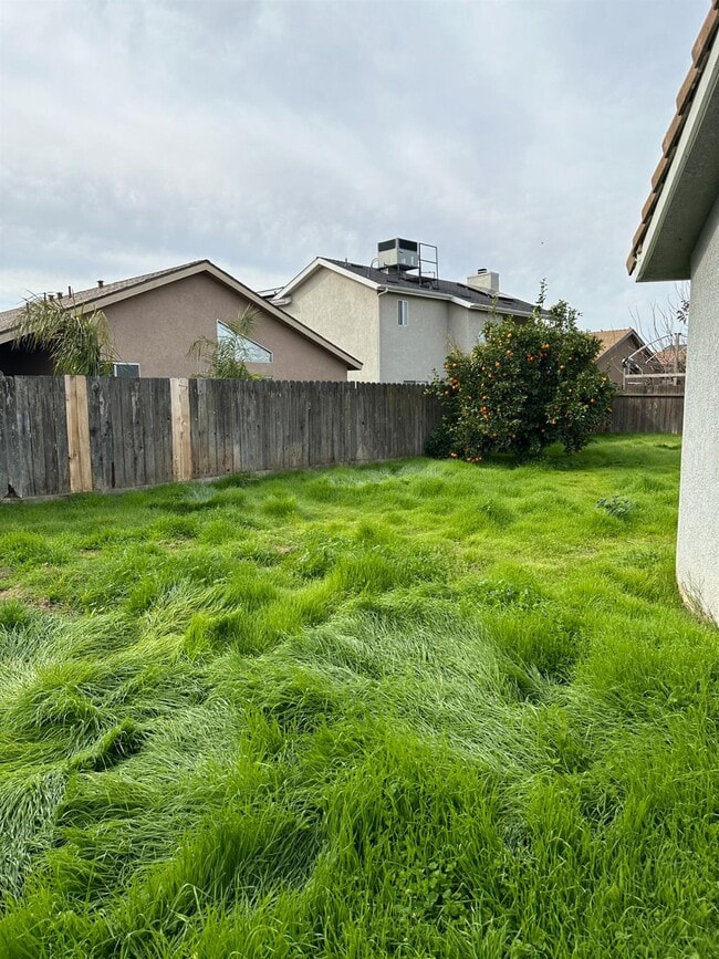 Building Photo - 2352 N Katy Ave