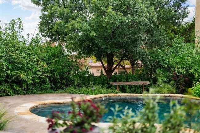 Building Photo - 308 Golden Bear Dr