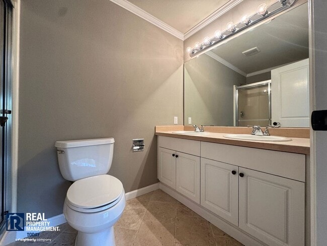 Building Photo - 3 Bedroom, 2 Bath Puyallup Home with 3-Car Garage & Spacious Fenced Yard!!