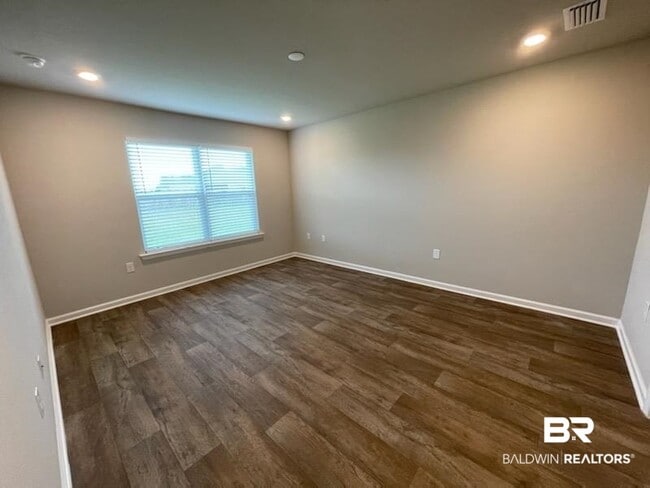 Building Photo - 23234 Shadowridge Dr