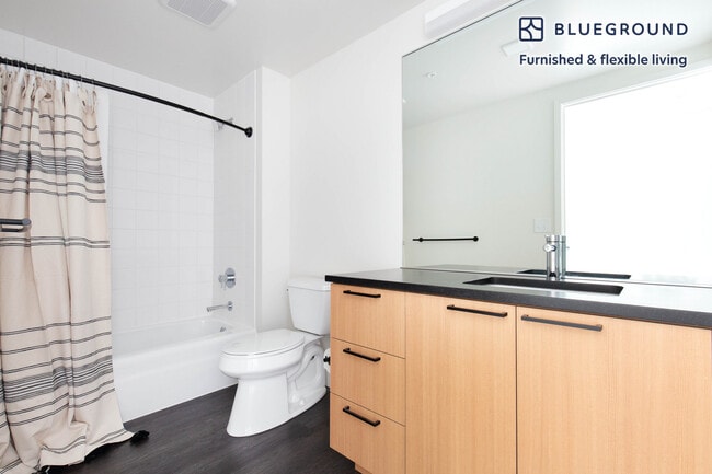 Building Photo - 118 Broadway E