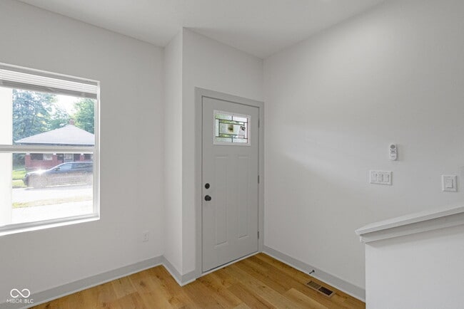 Building Photo - 35 S Bradley Ave