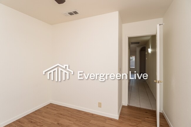 Building Photo - 10241 W Windsor Blvd