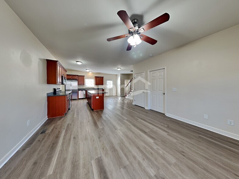 Building Photo - 140 Abbey Rd