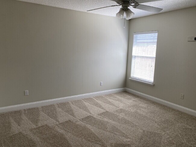 Building Photo - 9533 Maidstone Mill Dr W