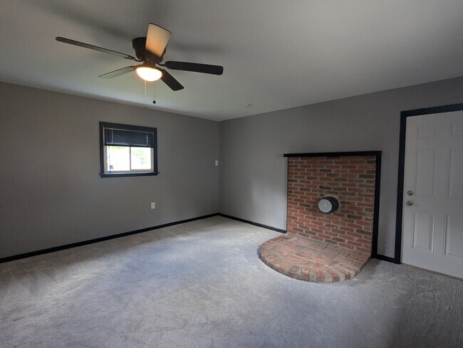 Living Room - 18407 Lennane