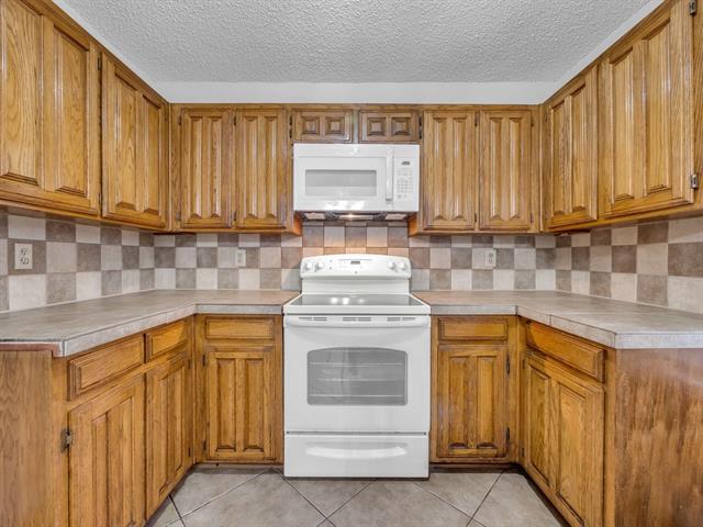 Building Photo - 2806 Harvest Lake Dr