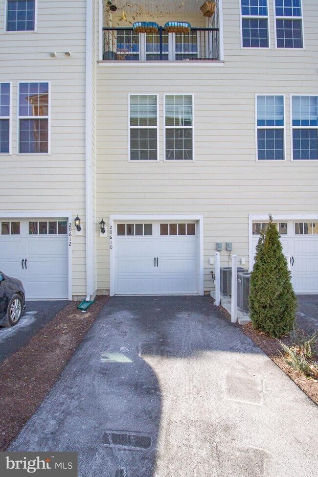 Building Photo - 20610 Maitland Terrace