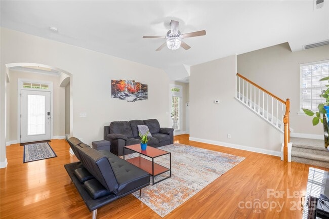 Building Photo - 10732 Alvarado Way