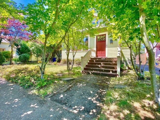 Building Photo - 4337 NE 23rd Ave