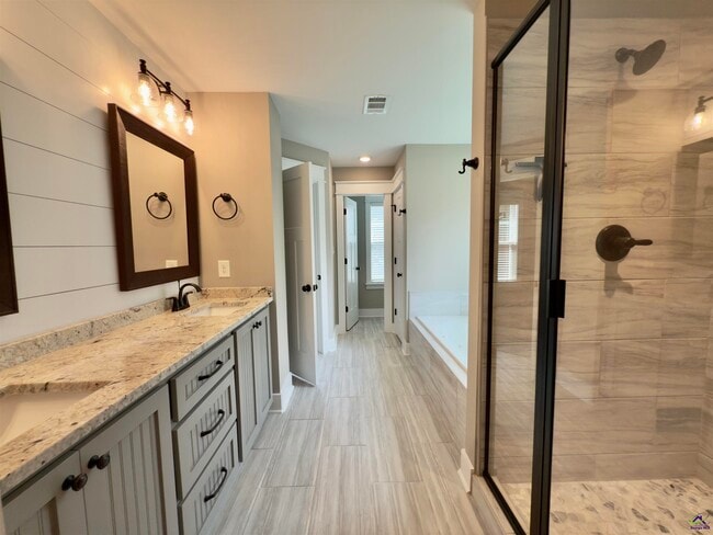 Building Photo - 408 Hawk's Nest Dr