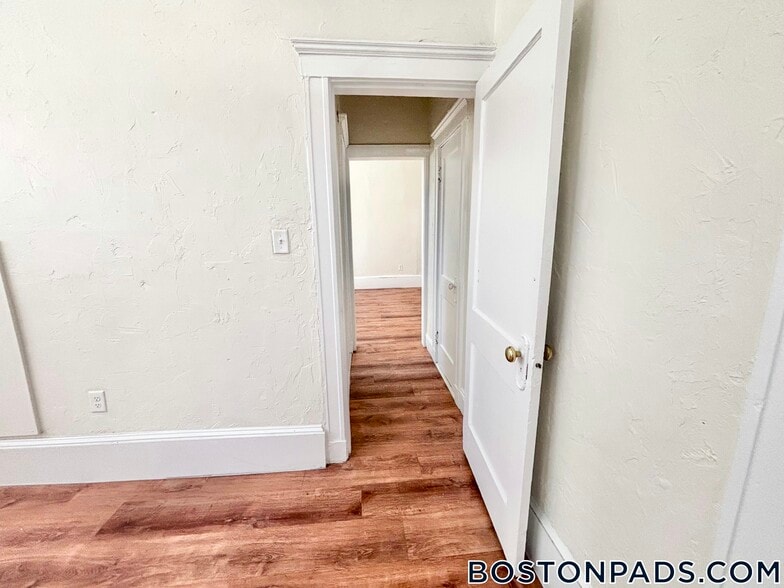 Building Photo - 99 Brainerd Rd