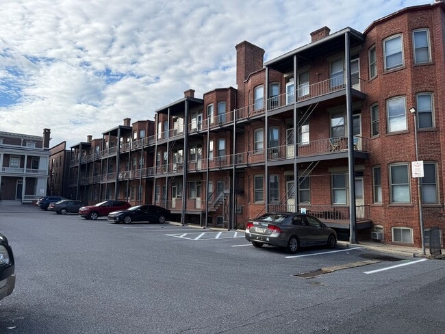 Building Photo - 1 Bedroom in Downtown Lancaster