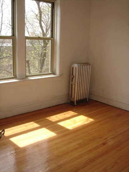 Building Photo - 3536 W Cullom Ave