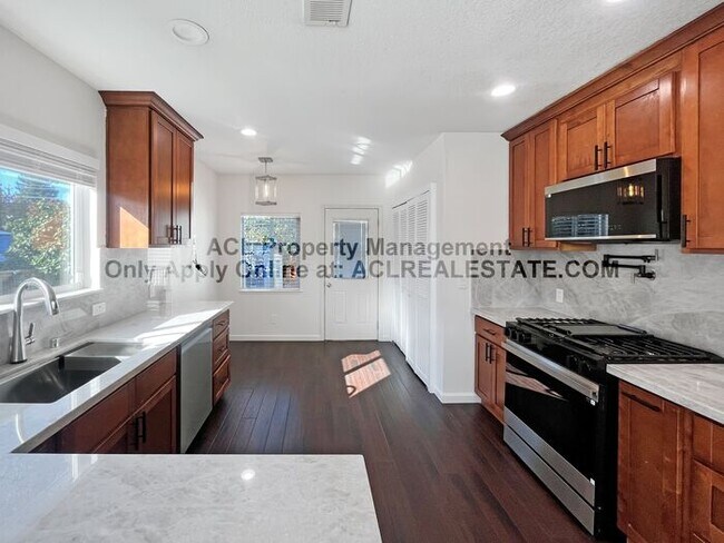 Building Photo - 2 Houses, 1 Price. Nicely Updated Single Family Home with ADU