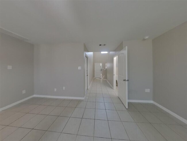Building Photo - 944 American Monarch Dr