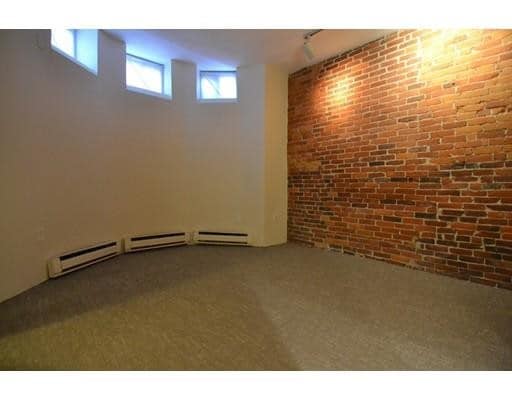 Building Photo - 38 St Germain St