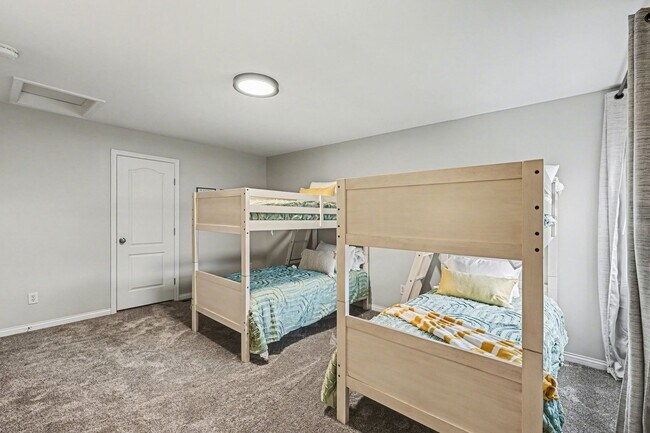 Building Photo - Freshly Renovated 4 Bedroom Home In Centerville OH